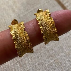 Gold plated vintage earrings